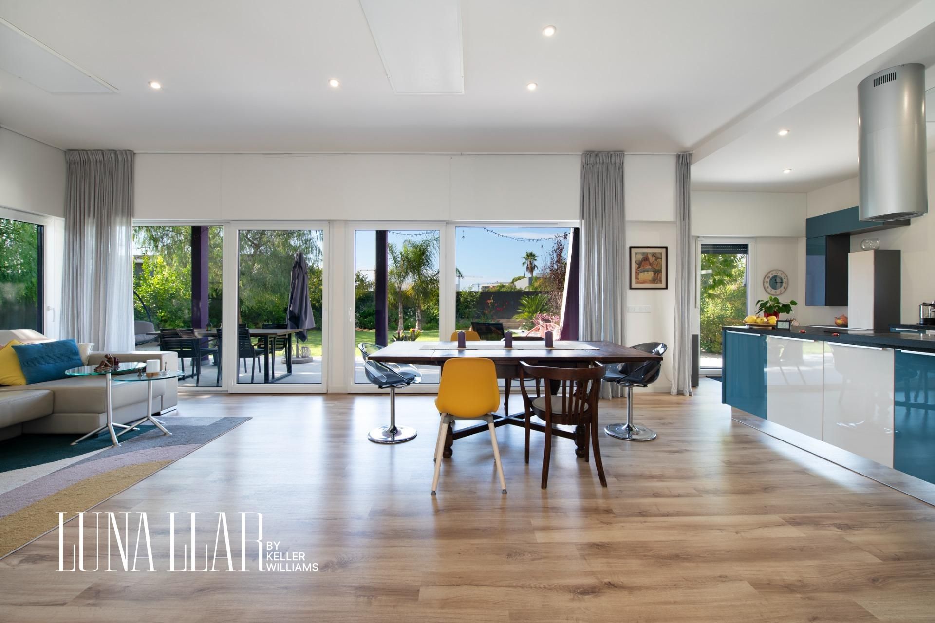 Comedor de Casa o chalet en venta en Sitges con Aire acondicionado, Calefacción y Jardín privado