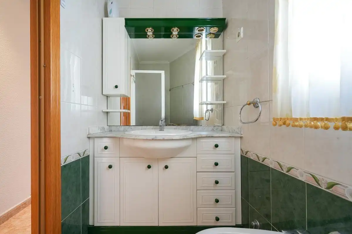 Bathroom of Flat for sale in Illescas  with Air Conditioner, Heating and Furnished