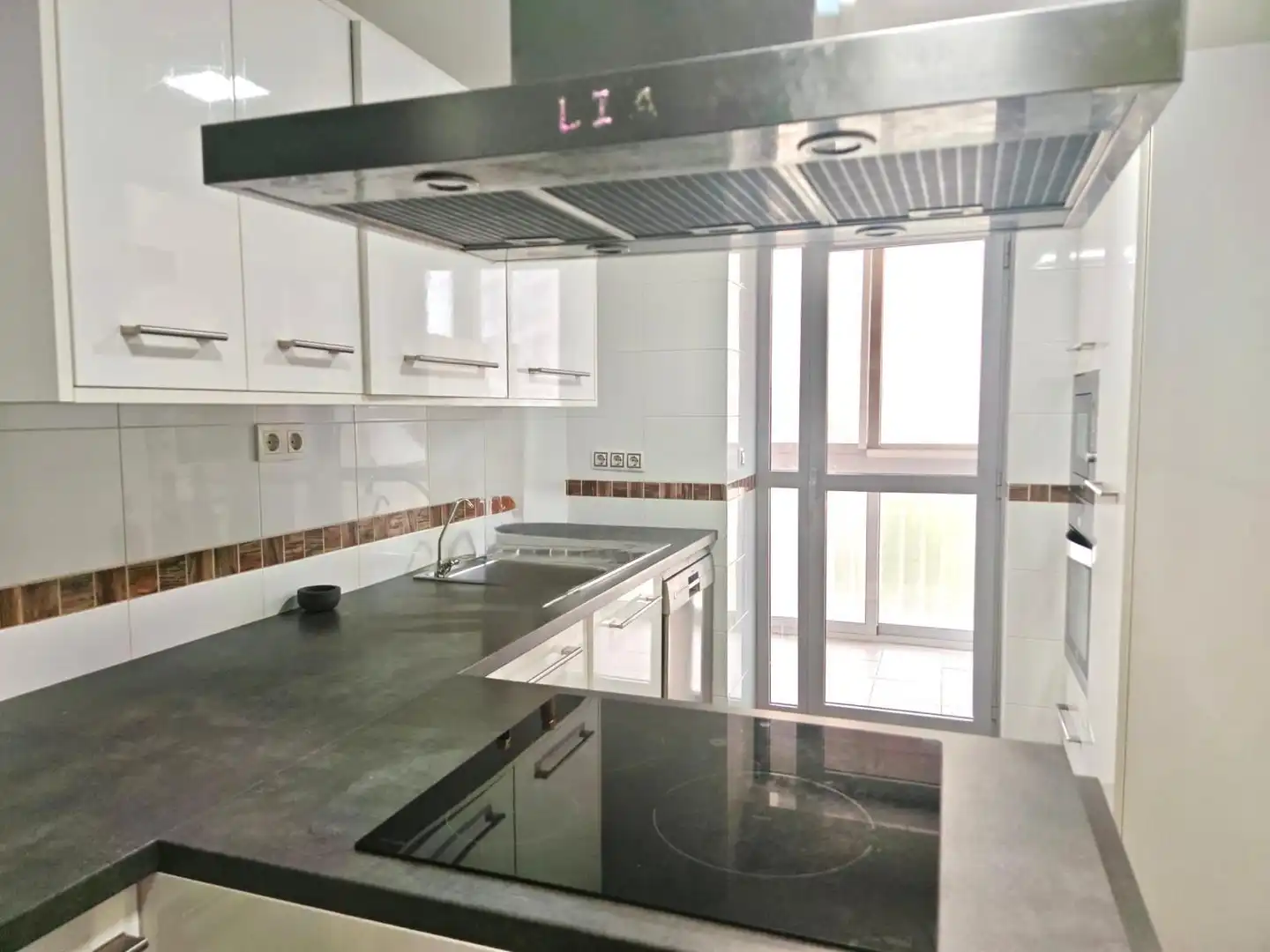 Cocina de Piso de alquiler en El Campello con Aire acondicionado, Calefacción y Terraza