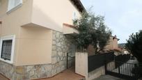 Exterior view of Duplex for sale in La Adrada 