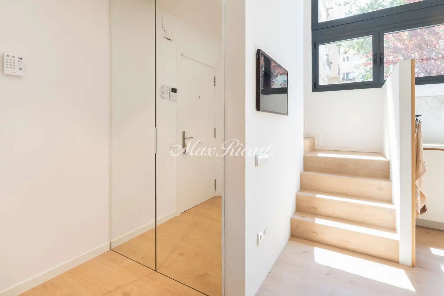Flat for sale in Barcelona  with Air Conditioner, Terrace and Swimming Pool