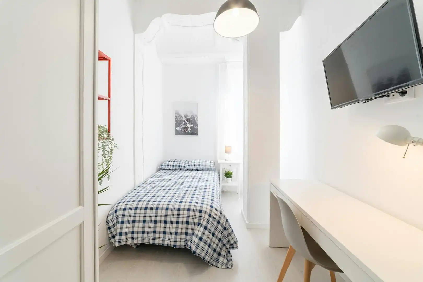 Bedroom of Flat for share in Valencia  with Furnished, Washing machine and TV