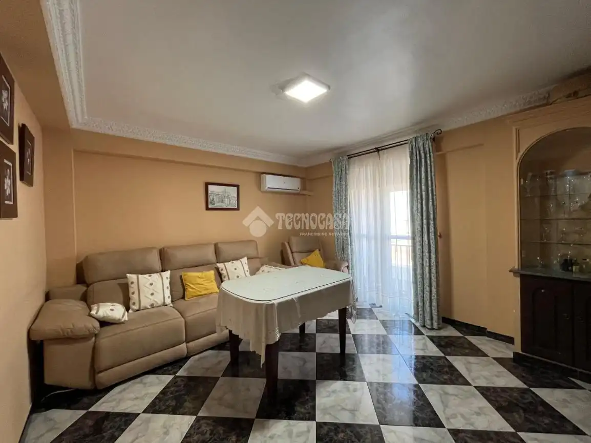 Sala de estar de Piso en venta en Carmona, Sevilla