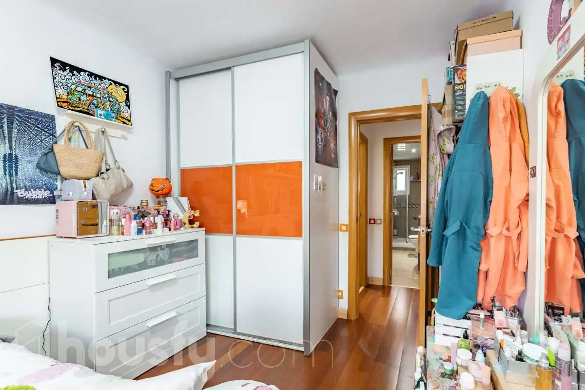 Schlafzimmer von Wohnung zum Verkauf in Barcelona mit Klimaanlage, Heizung und Möbliert