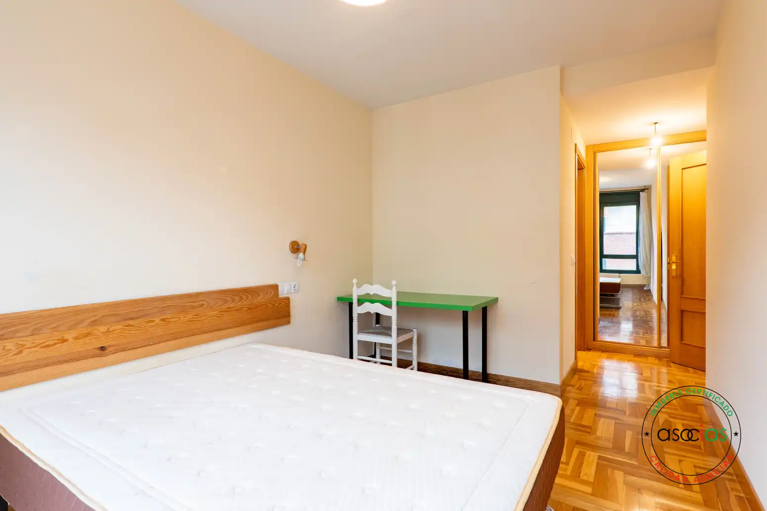 Habitación de Piso en venta en Gijón  con Calefacción, Terraza y Trastero