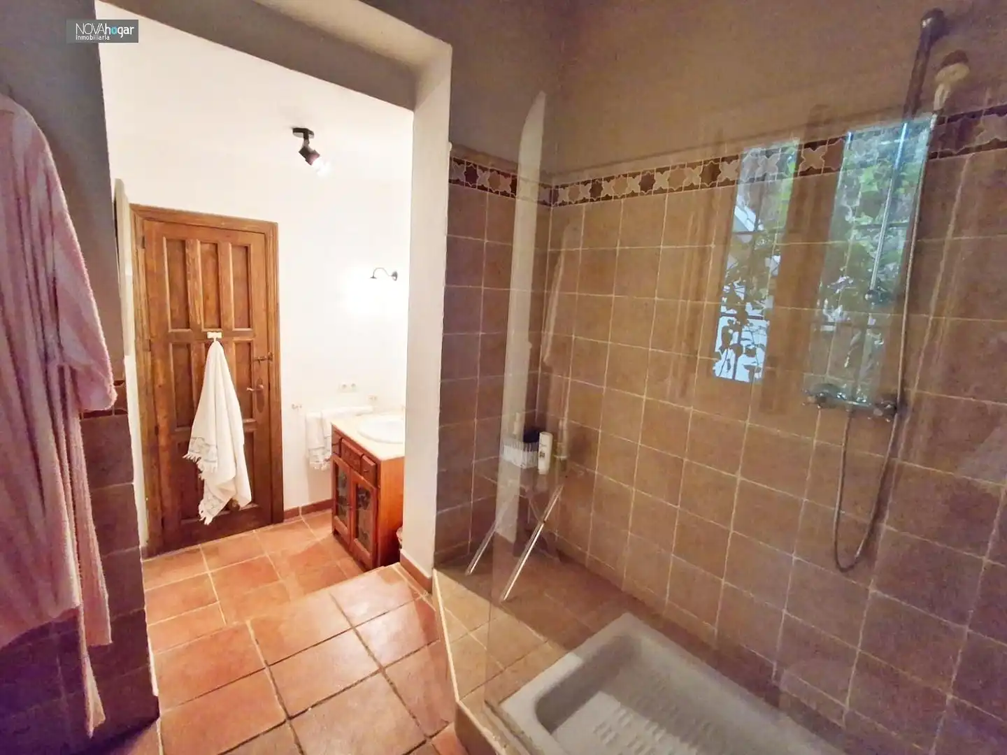 Bany de Finca rústica en venda en Málaga amb Aire condicionat, Calefacció i Jardí privat