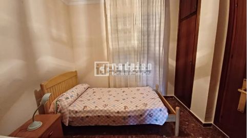 Foto 3 de Piso de alquiler en De Barcelona, La Trinidad, Málaga Capital