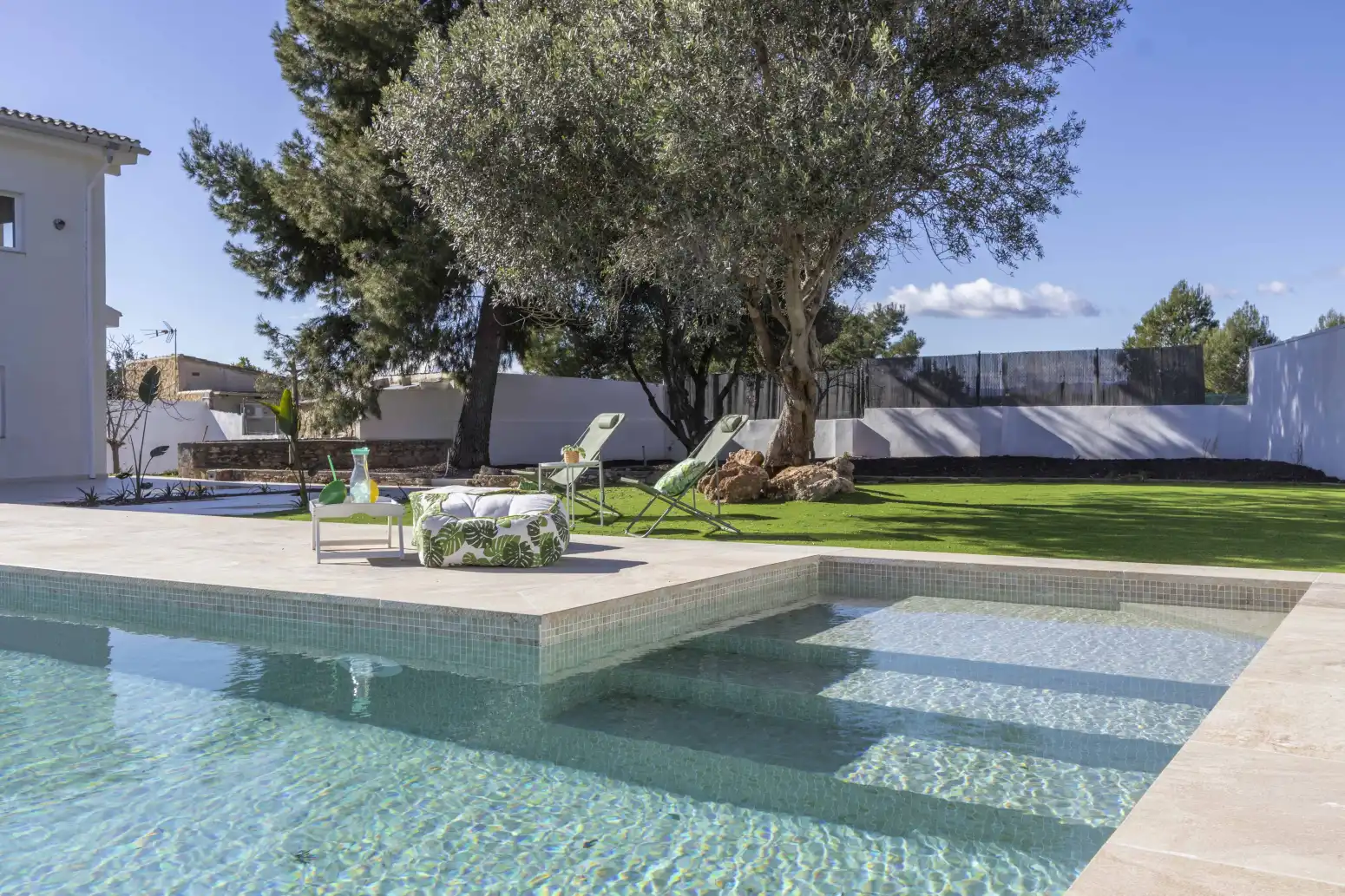 Piscina de Casa o chalet en venta en La Pobla de Vallbona con Jardín privado y Piscina