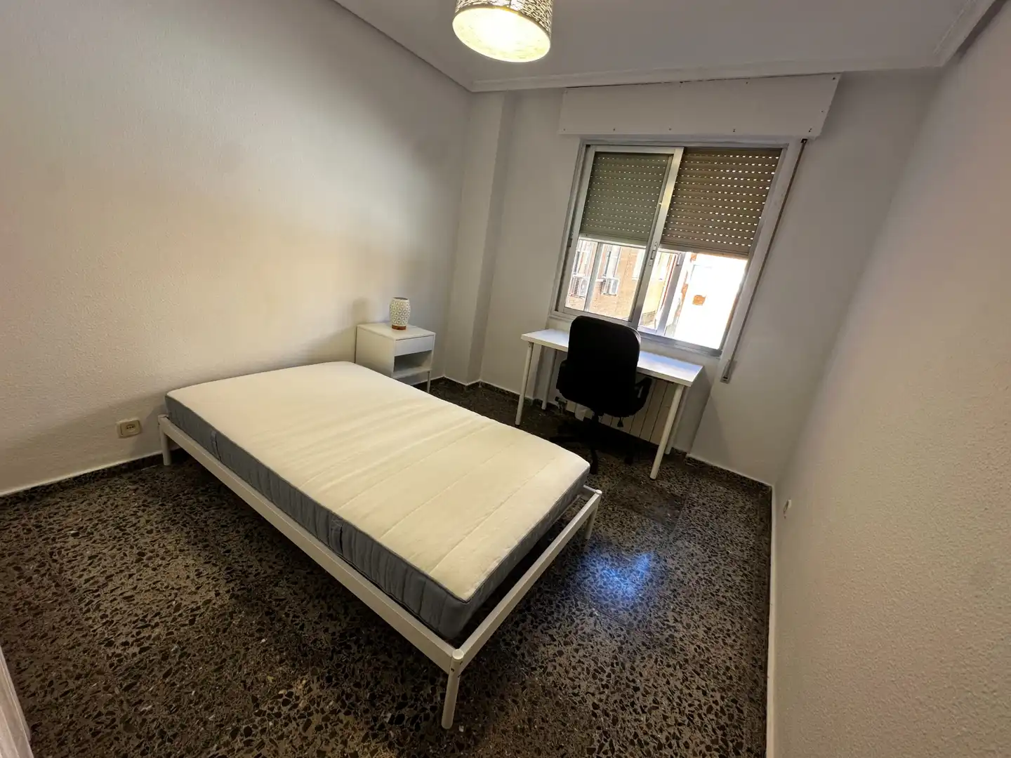Bedroom of Flat for rent in Cuenca  with Heating, Terrace and Furnished