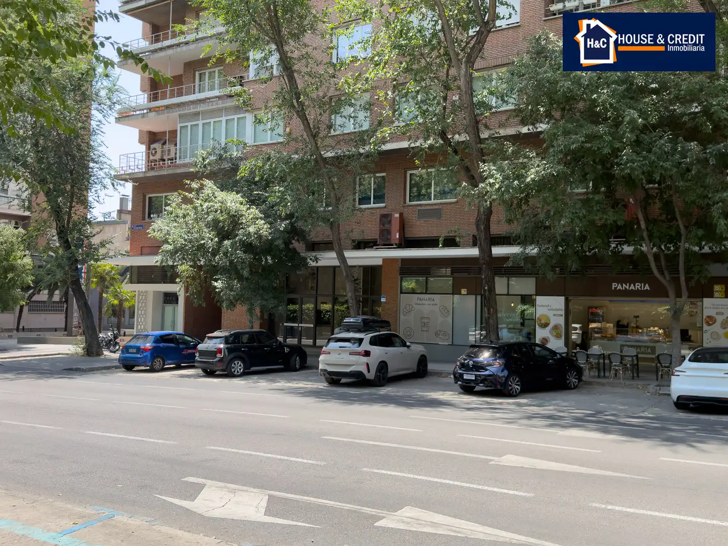 Vista exterior de Oficina de lloguer en Madrid amb Aire condicionat, Calefacció i Internet