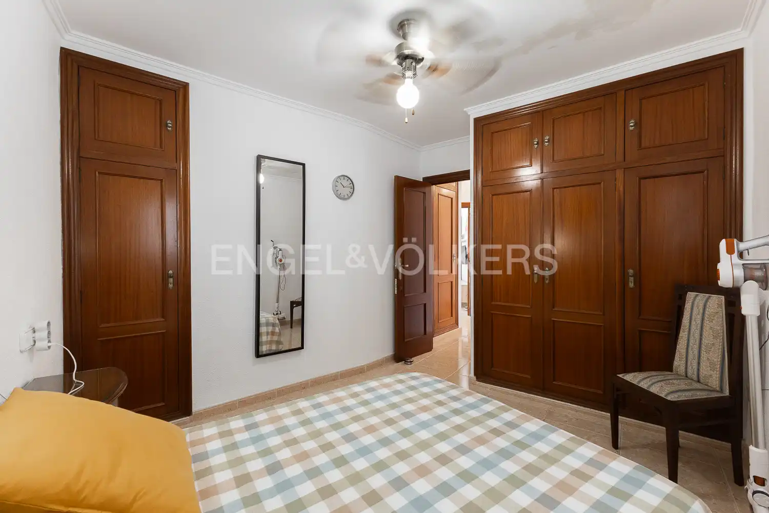 Bedroom of Flat for rent in Valencia  with Air Conditioner, Heating and Furnished