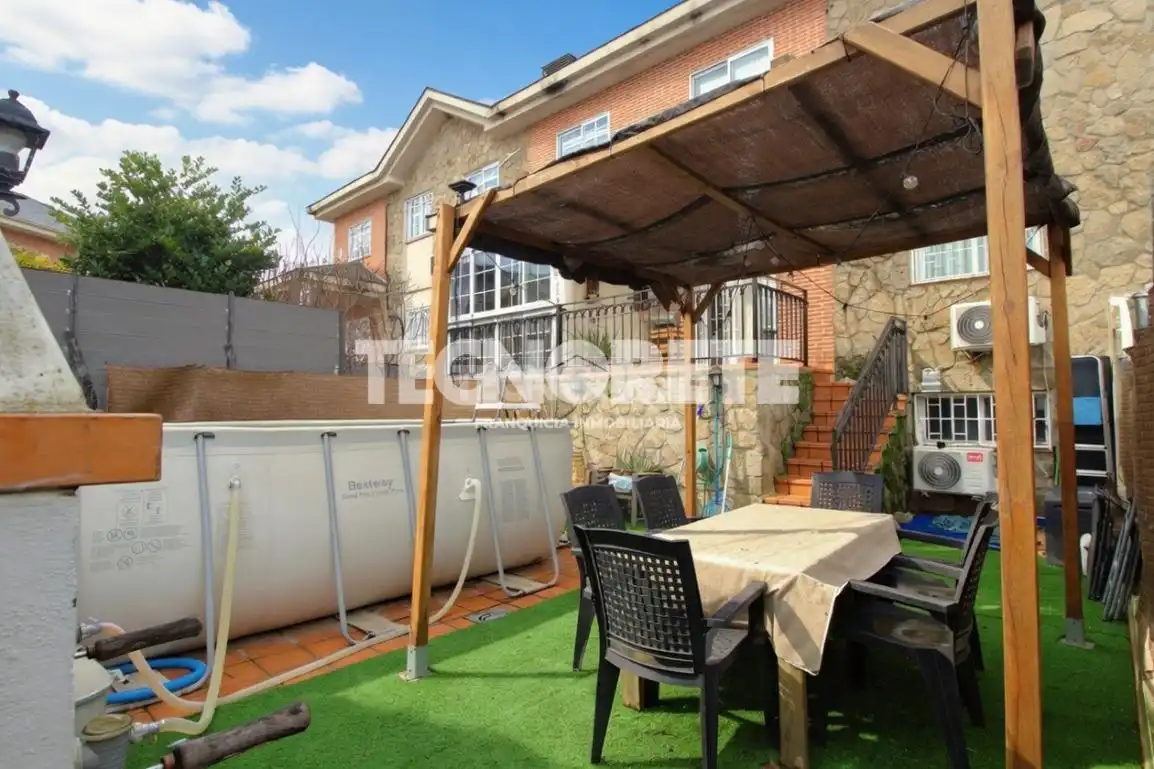 Casa adosada en venta en Calle Zurbarán, Las Ventas de Retamosa
