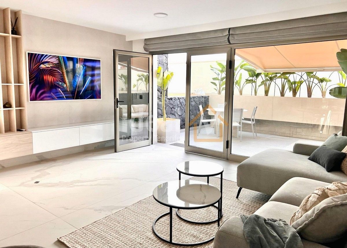 Living room of Single-family semi-detached for sale in San Miguel de Abona  with Air Conditioner, Private garden and Terrace