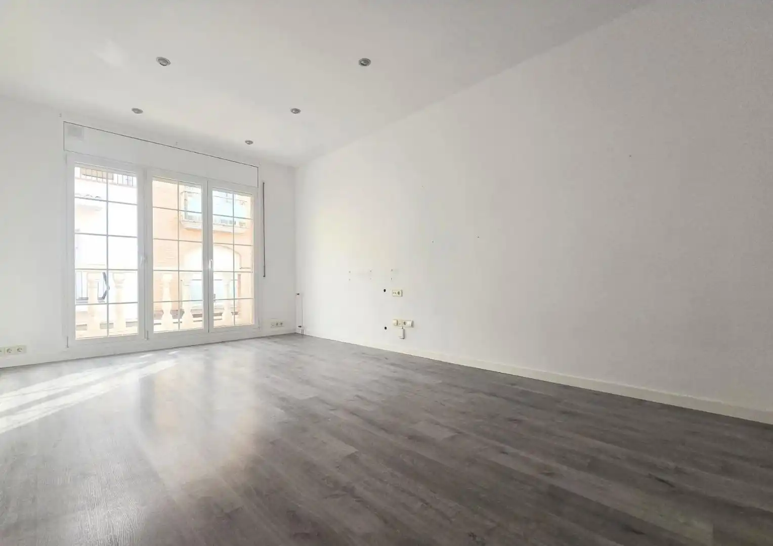 Sala de estar de Casa adosada en venta en Sabadell con Aire acondicionado, Calefacción y Terraza