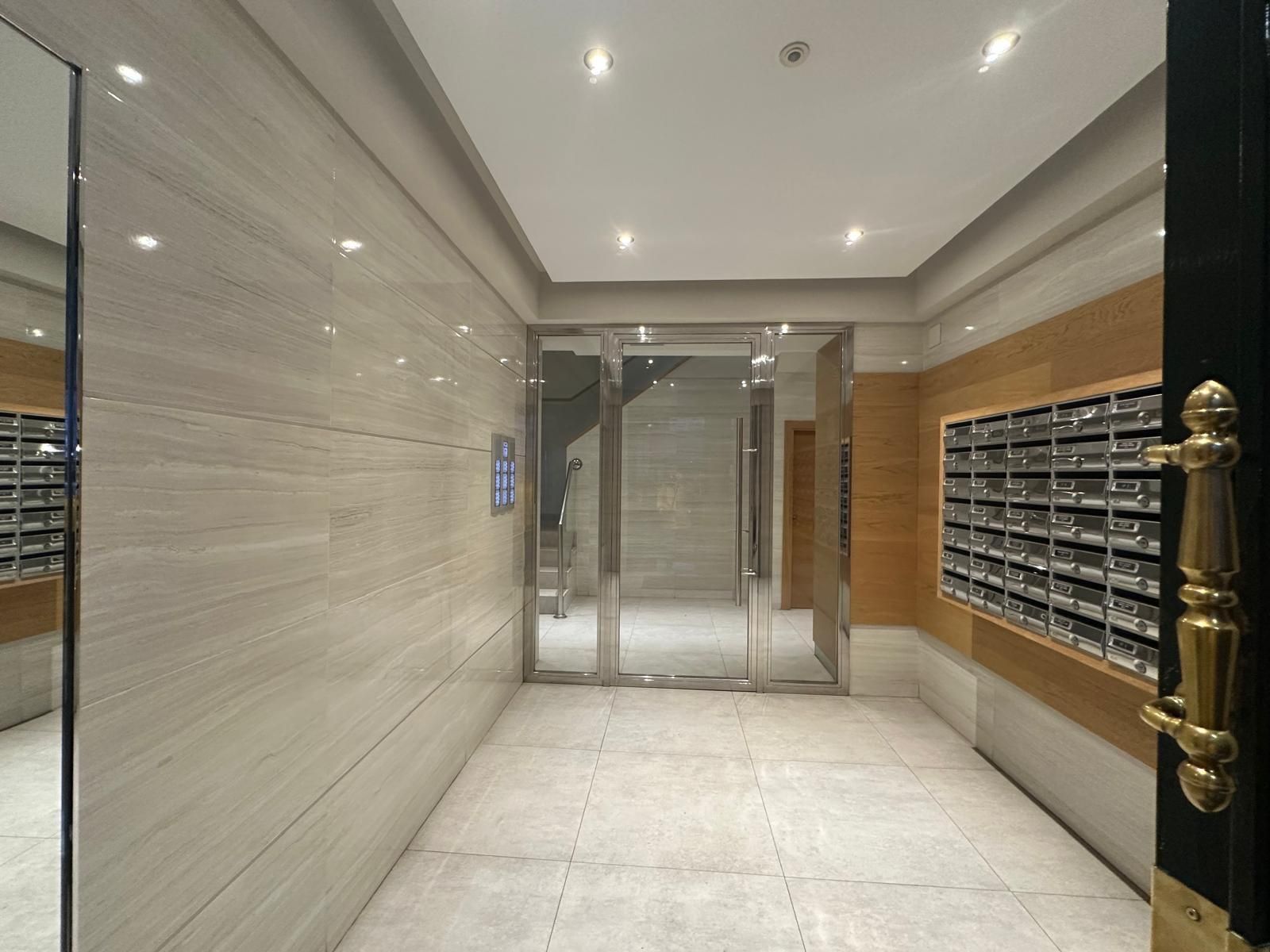 Flat for sale in Calle Pintor Anselmo Guinea, Santutxu - Basarrate