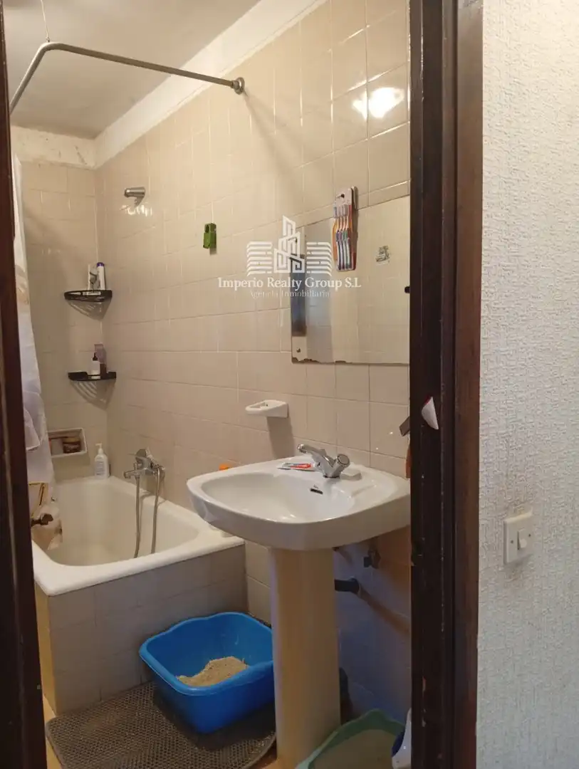 Baño de Piso en venta en Aller con Terraza y Amueblado