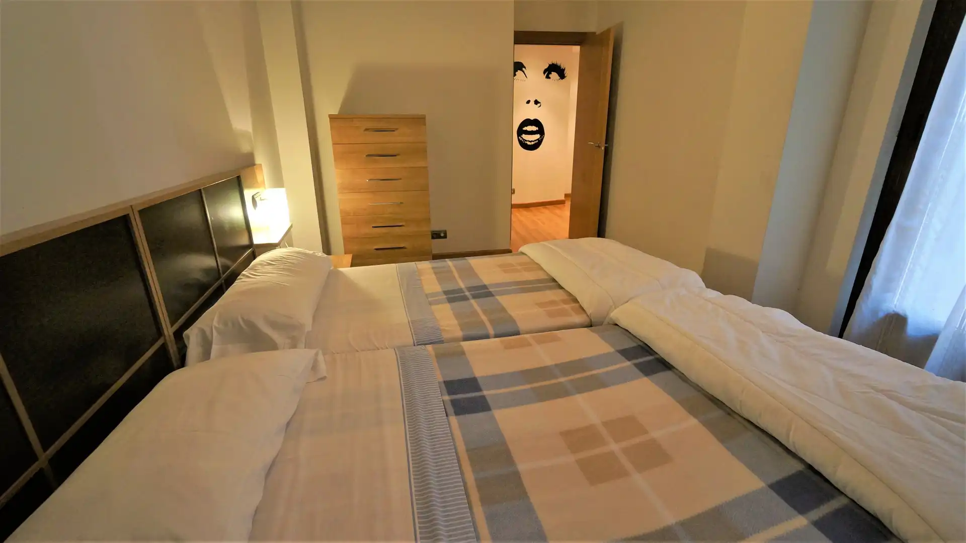 Habitación de Apartamento de alquiler en Salamanca con Aire acondicionado, Calefacción y Parquet