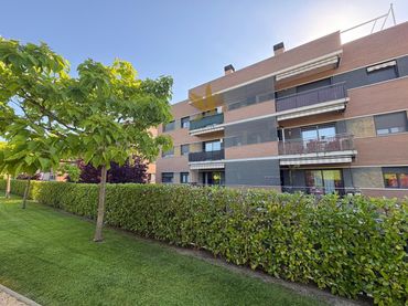 Flat for sale in john lennon