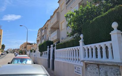 Außenansicht von Wohnung zum verkauf in Torrevieja mit Klimaanlage und Terrasse