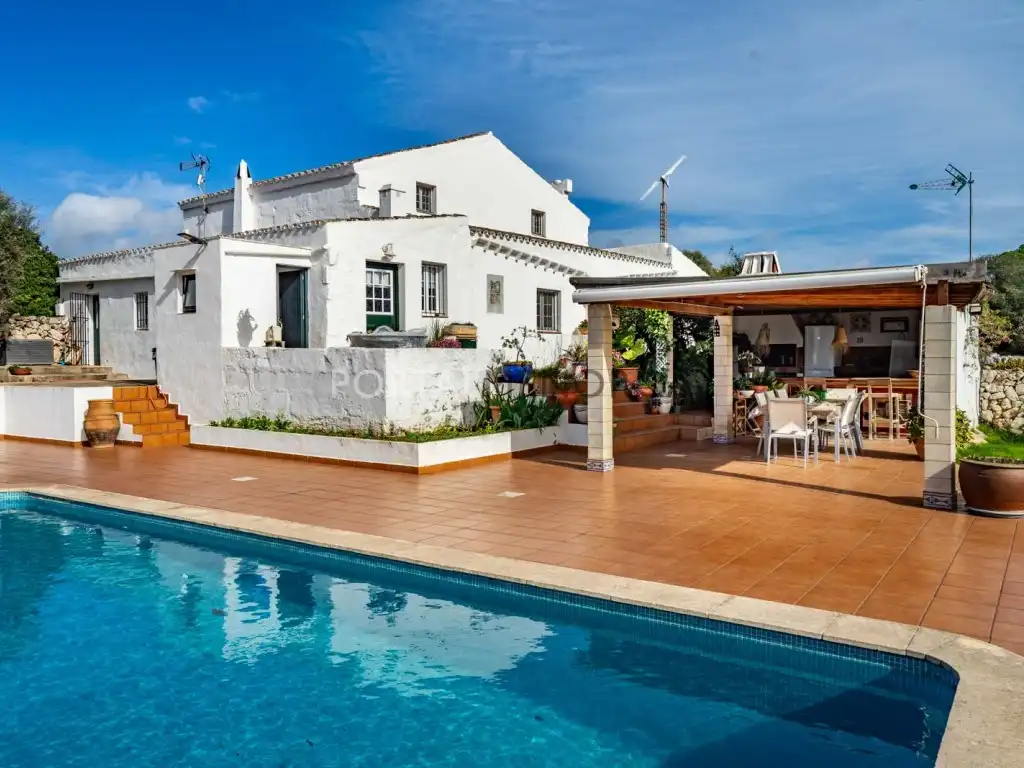 Casa rústica en venta en Cami de c'an Huguet 4