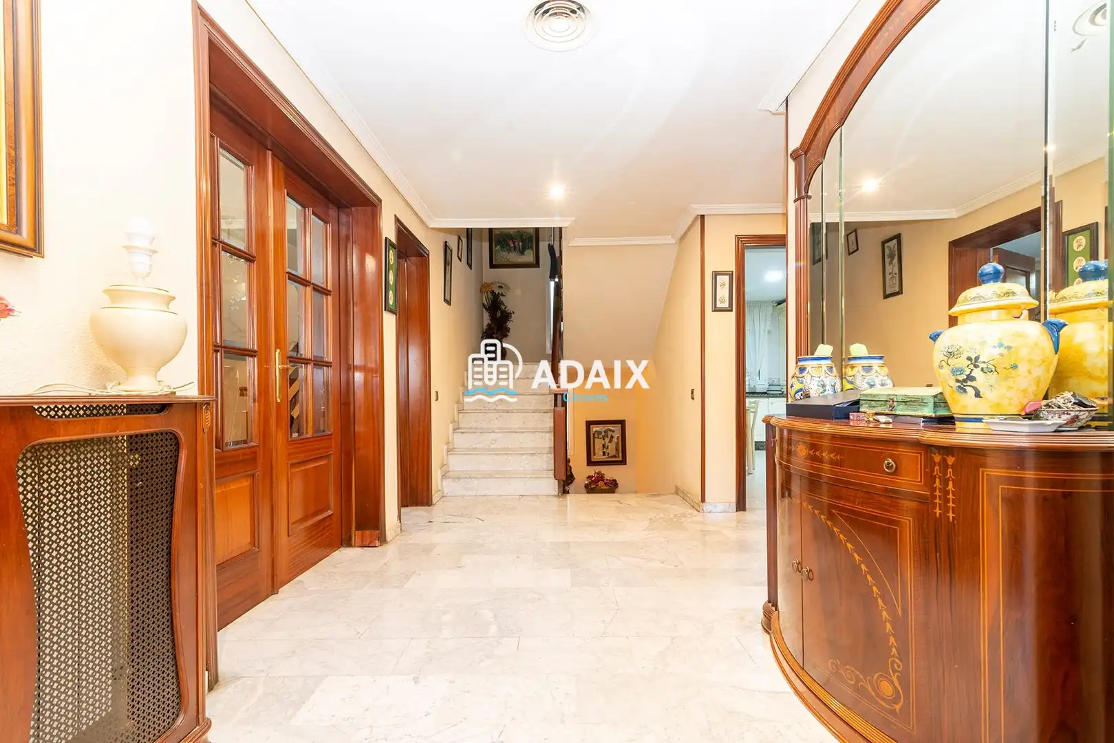Chalet con terraza en venta en C/ ESCORPIO, imagen 5