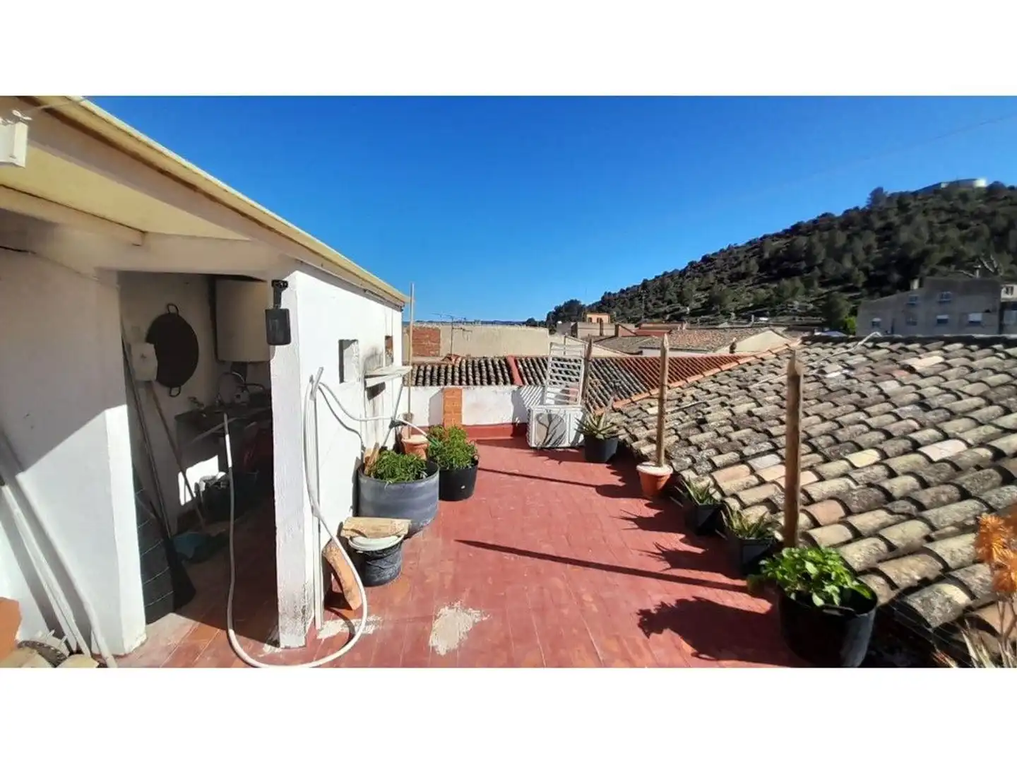 Vista exterior de Casa o chalet en venta en L'Énova con Aire acondicionado, Terraza y Balcón