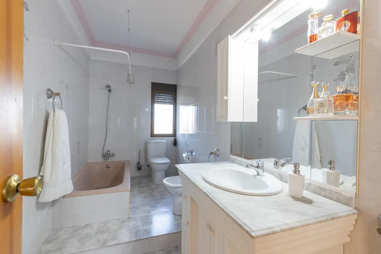 Baño de Casa o chalet en venta en Granada con Calefacción, Jardín privado y Piscina