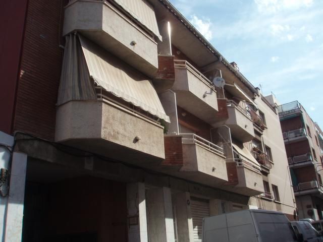 Vista exterior de Garatge en venda en Badalona