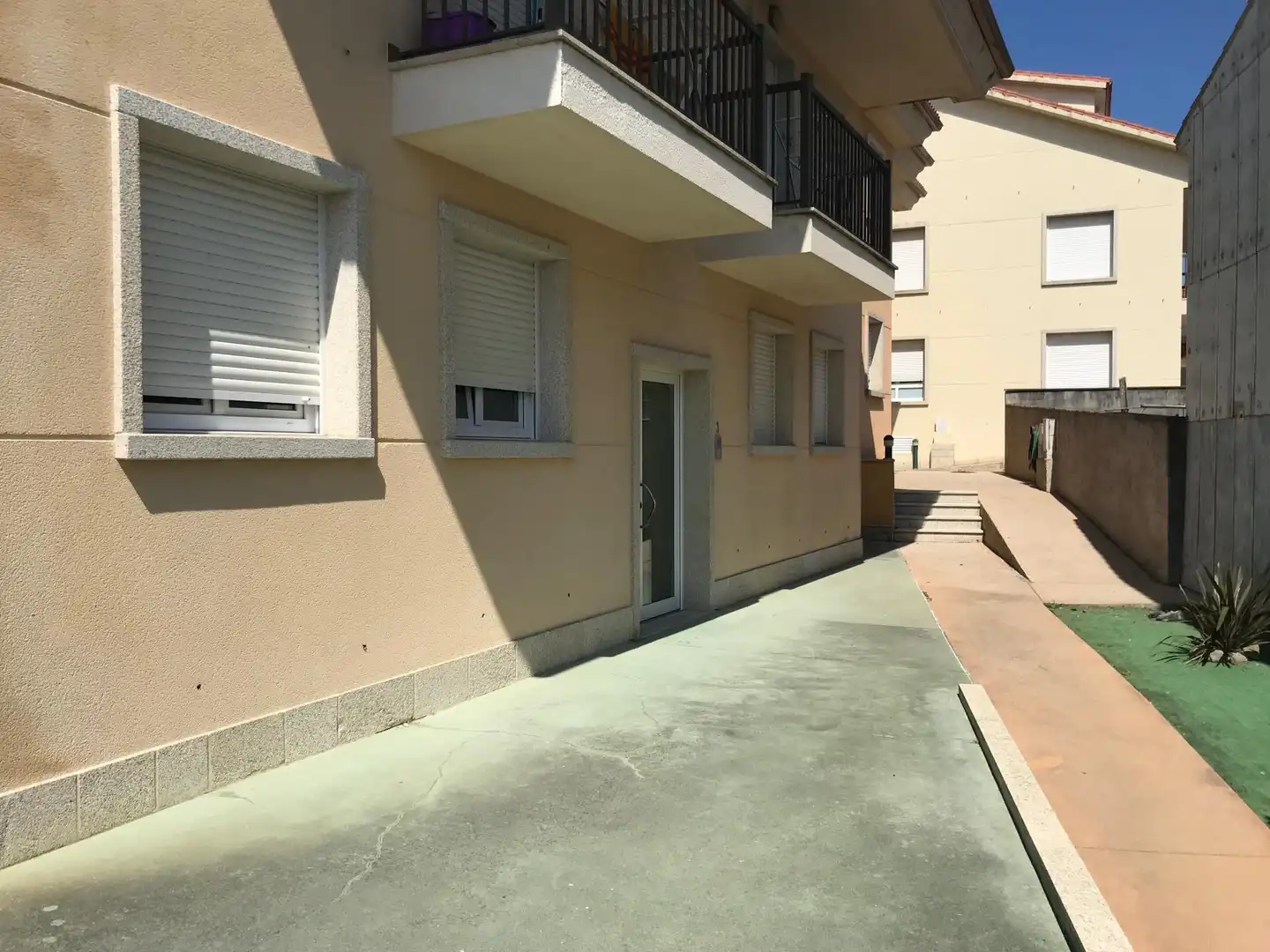 Vista exterior de Apartament en venda en Ribeira amb Calefacció i Terrassa