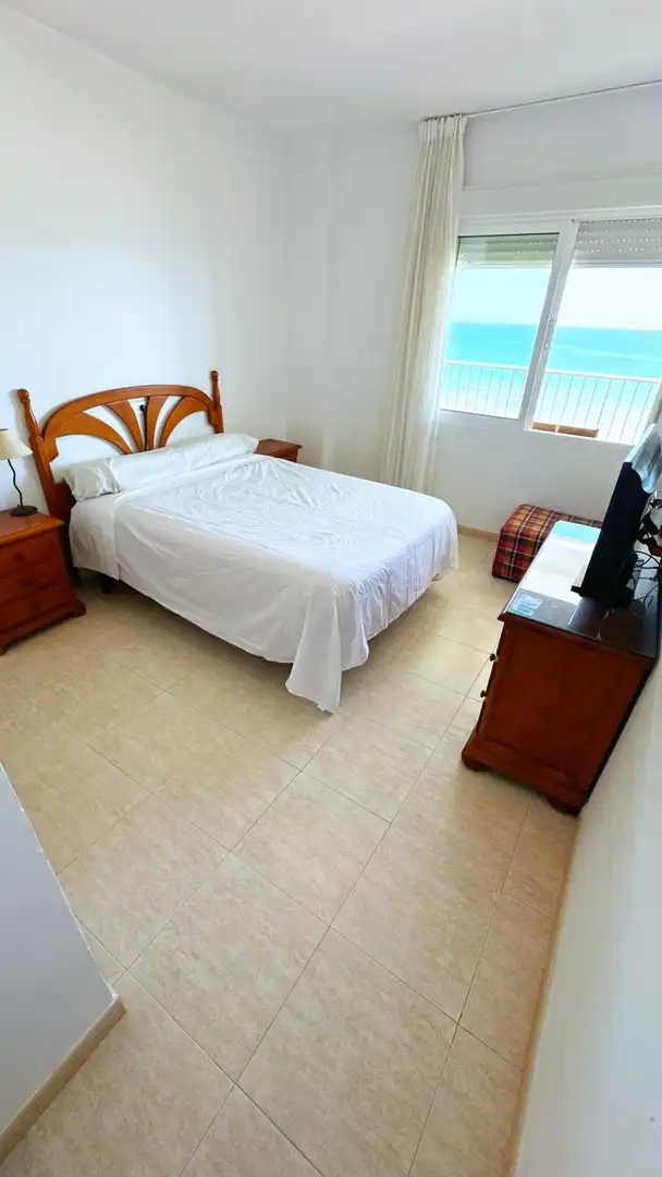 Habitación de Apartamento en venta en Gandia con Amueblado, Balcón y Piscina comunitaria