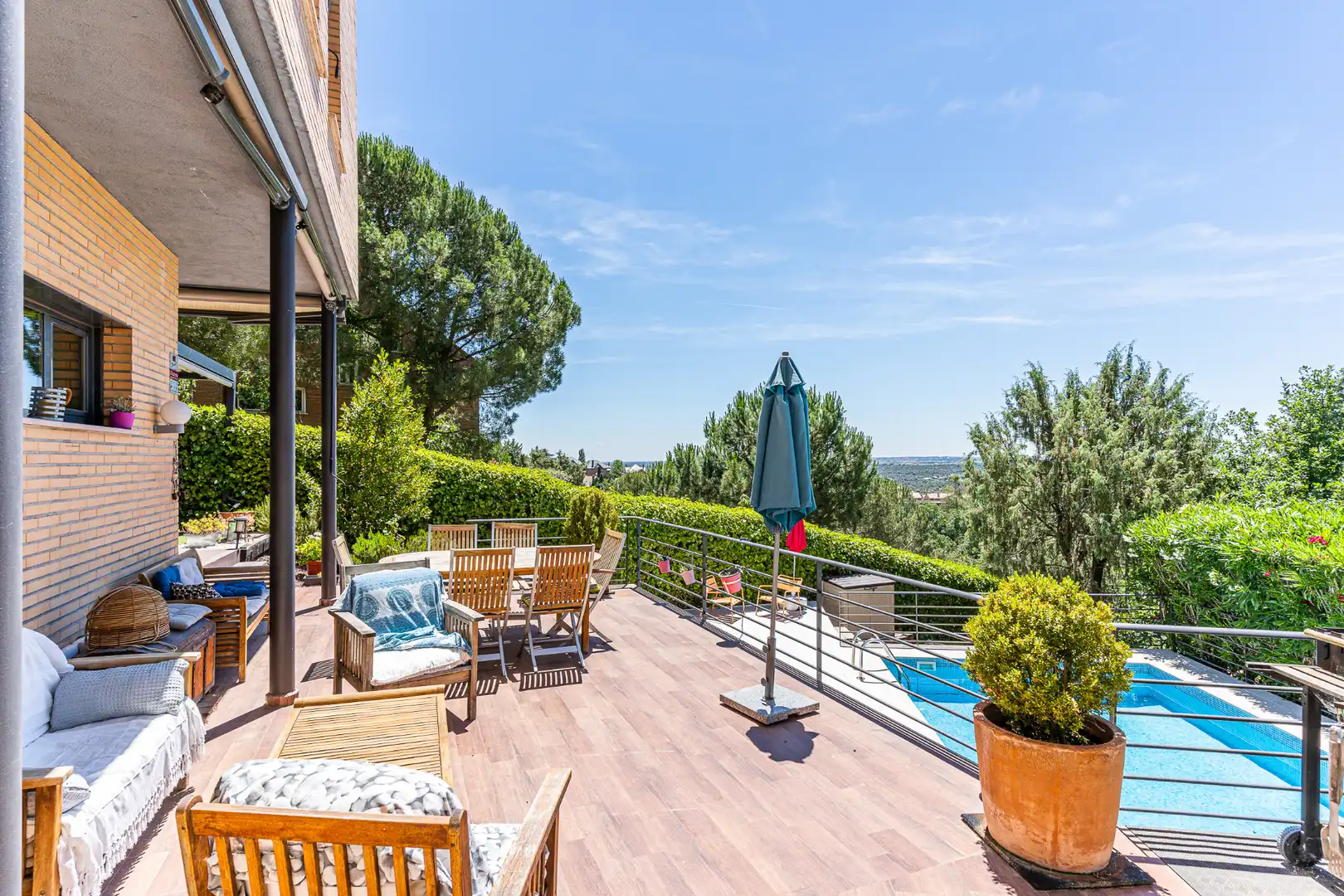 Terrasse von Haus oder Chalet zum Verkauf in Torrelodones mit Heizung, Privatgarten und Schwimmbad
