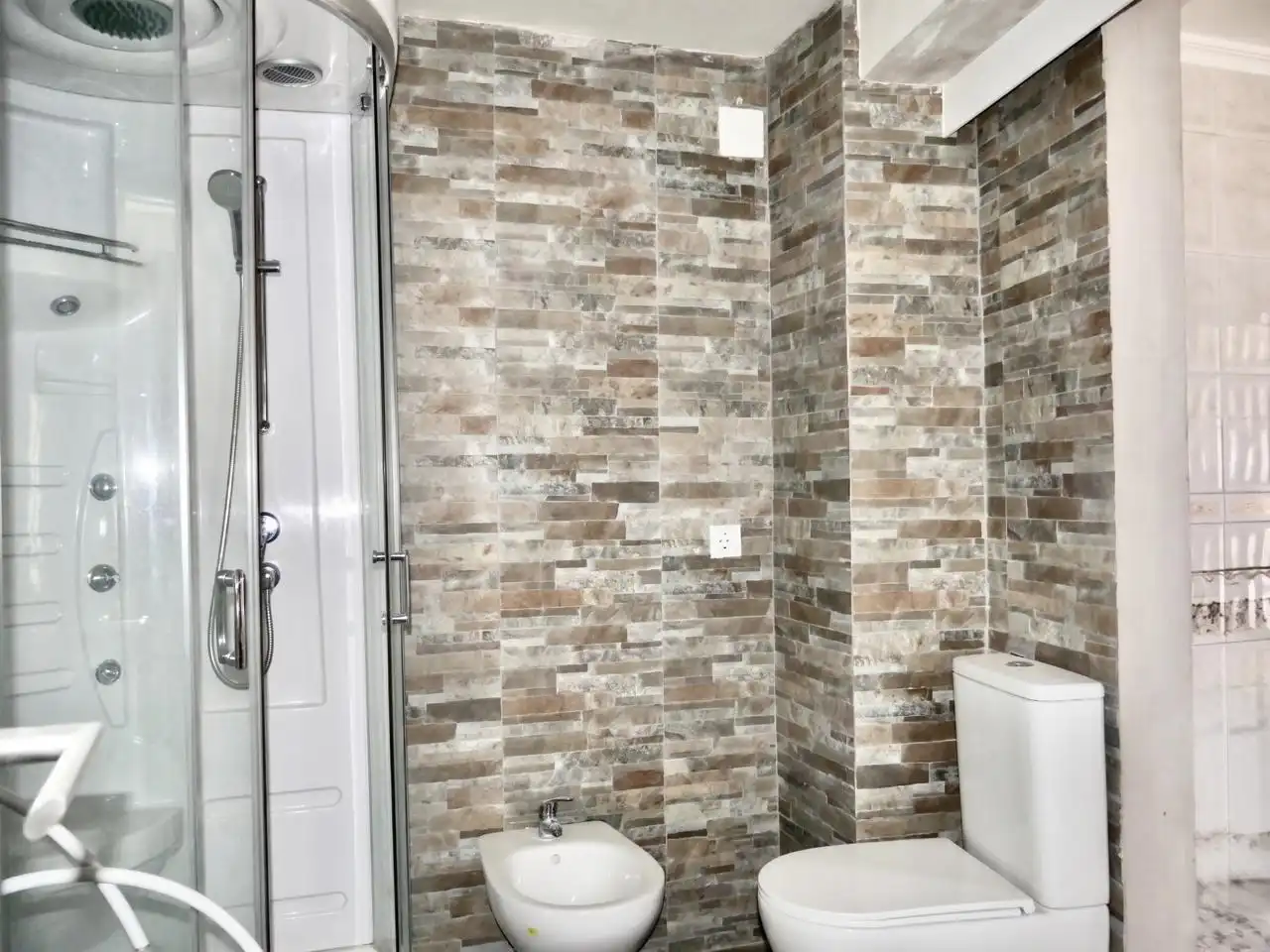 Baño de Casa adosada en venta en Umbrete con Aire acondicionado, Terraza y Balcón