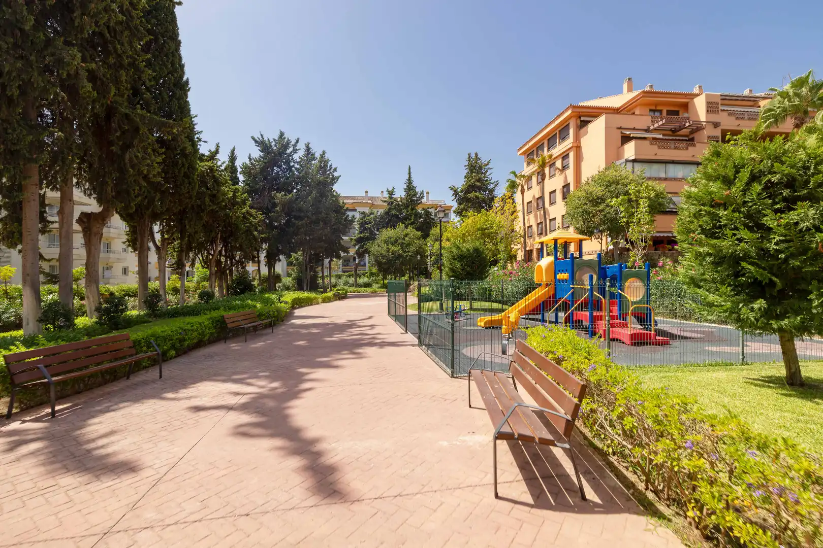 Exterior view of Flat for sale in Marbella  with Air Conditioner, Heating and Terrace