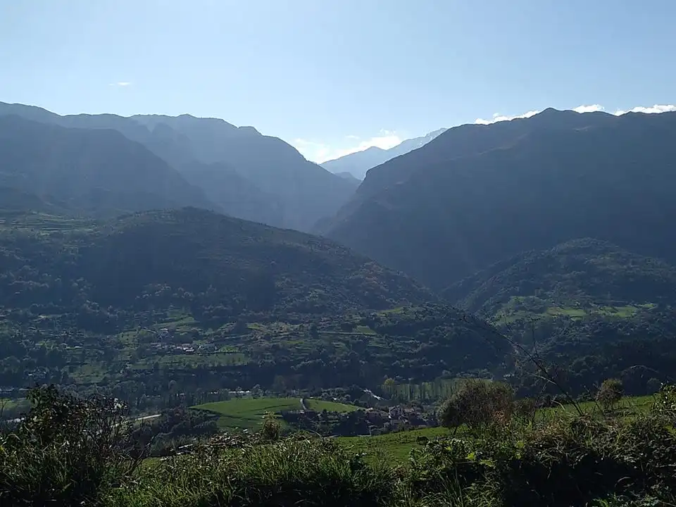 Vista exterior de Casa o xalet en venda en Peñamellera Baja amb Calefacció, Moblat i Internet