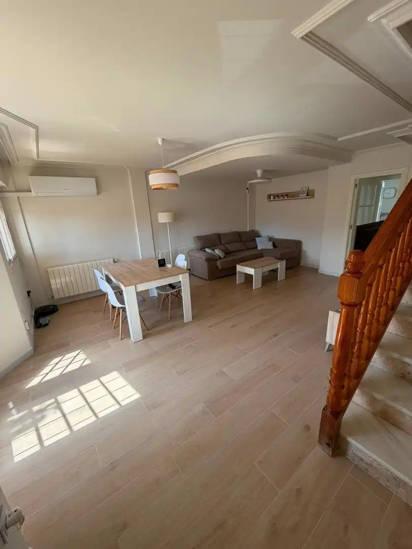Sala d'estar de Casa o xalet en venda en Murcia amb Aire condicionat, Terrassa i Moblat