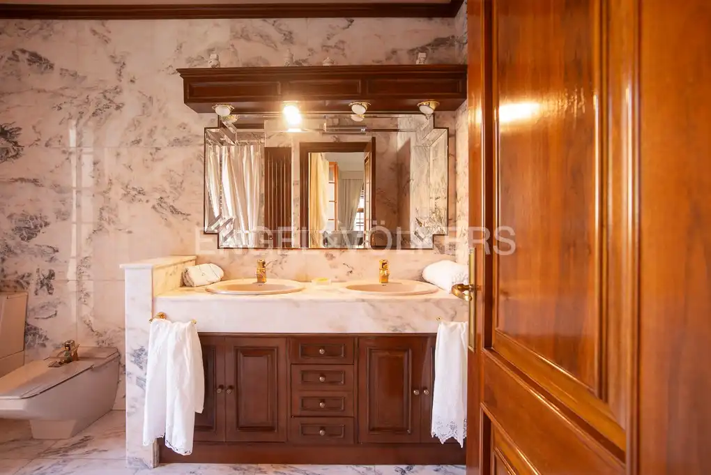 Baño de Casa o chalet en venta en Castellón de la Plana / Castelló de la Plana con Calefacción, Jardín privado y Terraza