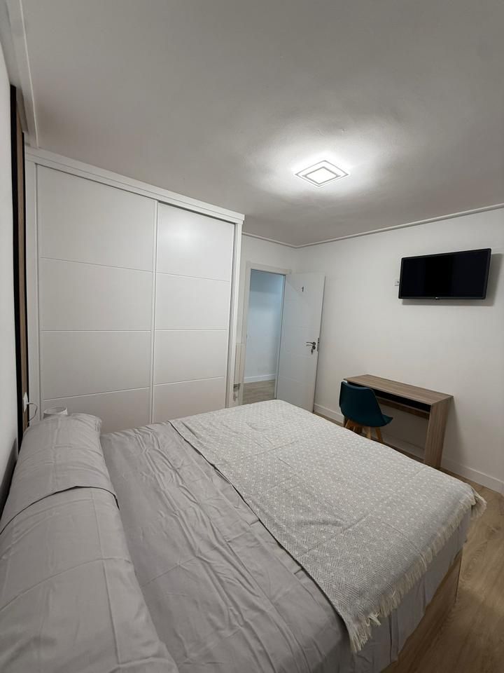 Bedroom of Flat to share in Ourense Capital   with Heating, Parquet flooring and Furnished
