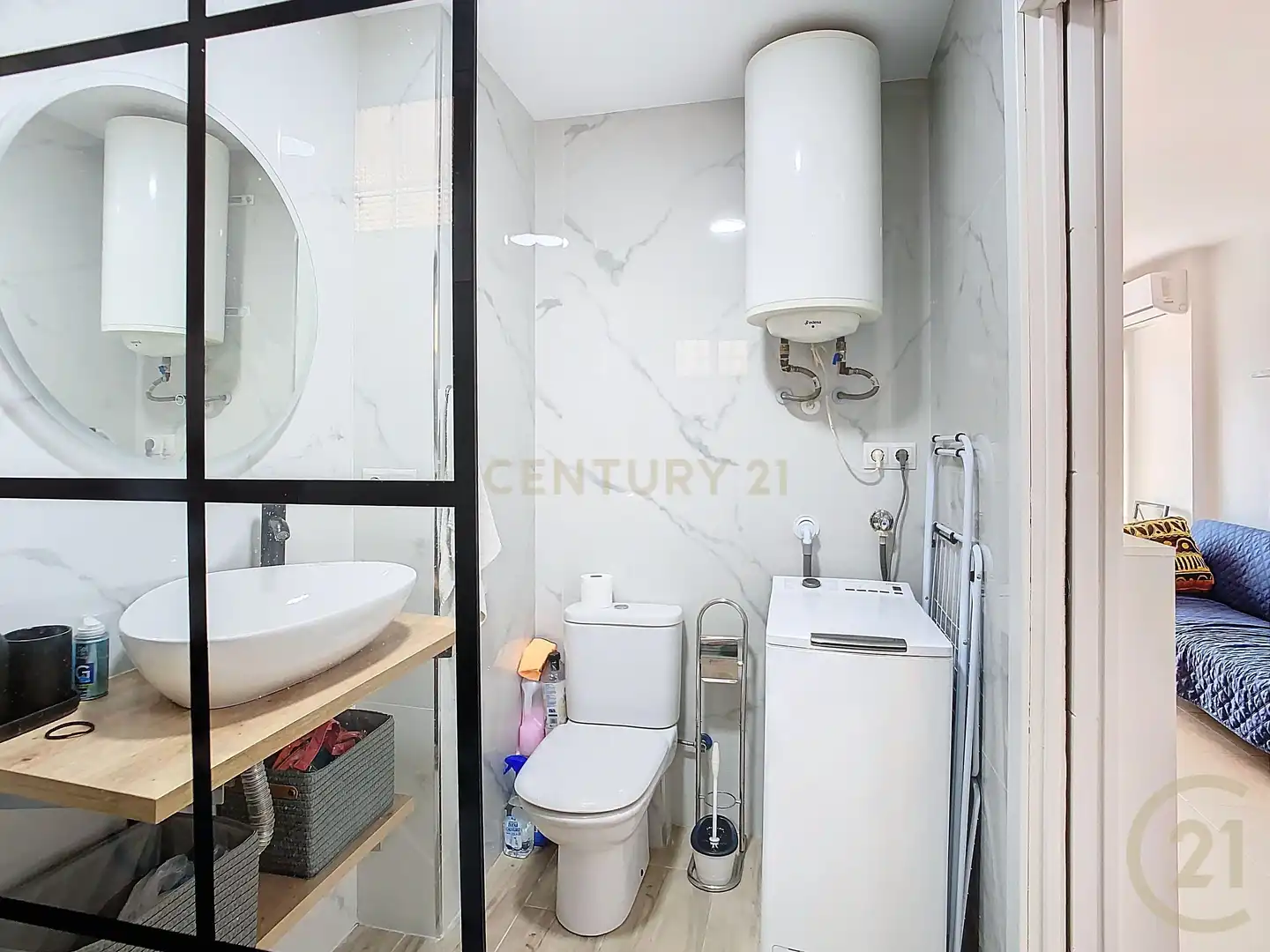 Baño de Apartamento de alquiler en Benalmádena con Aire acondicionado, Jardín privado y Amueblado
