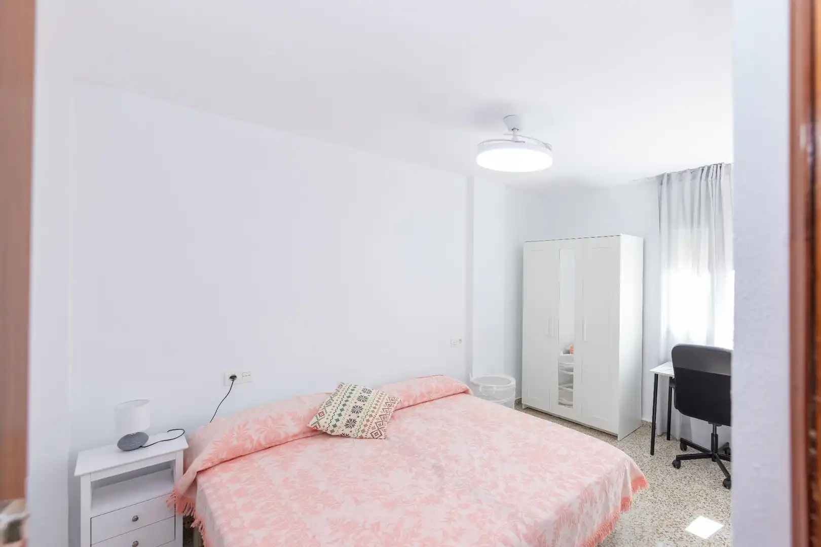 Schlafzimmer von Wohnung zur Miete in Granada mit Klimaanlage, Möbliert und Balkon