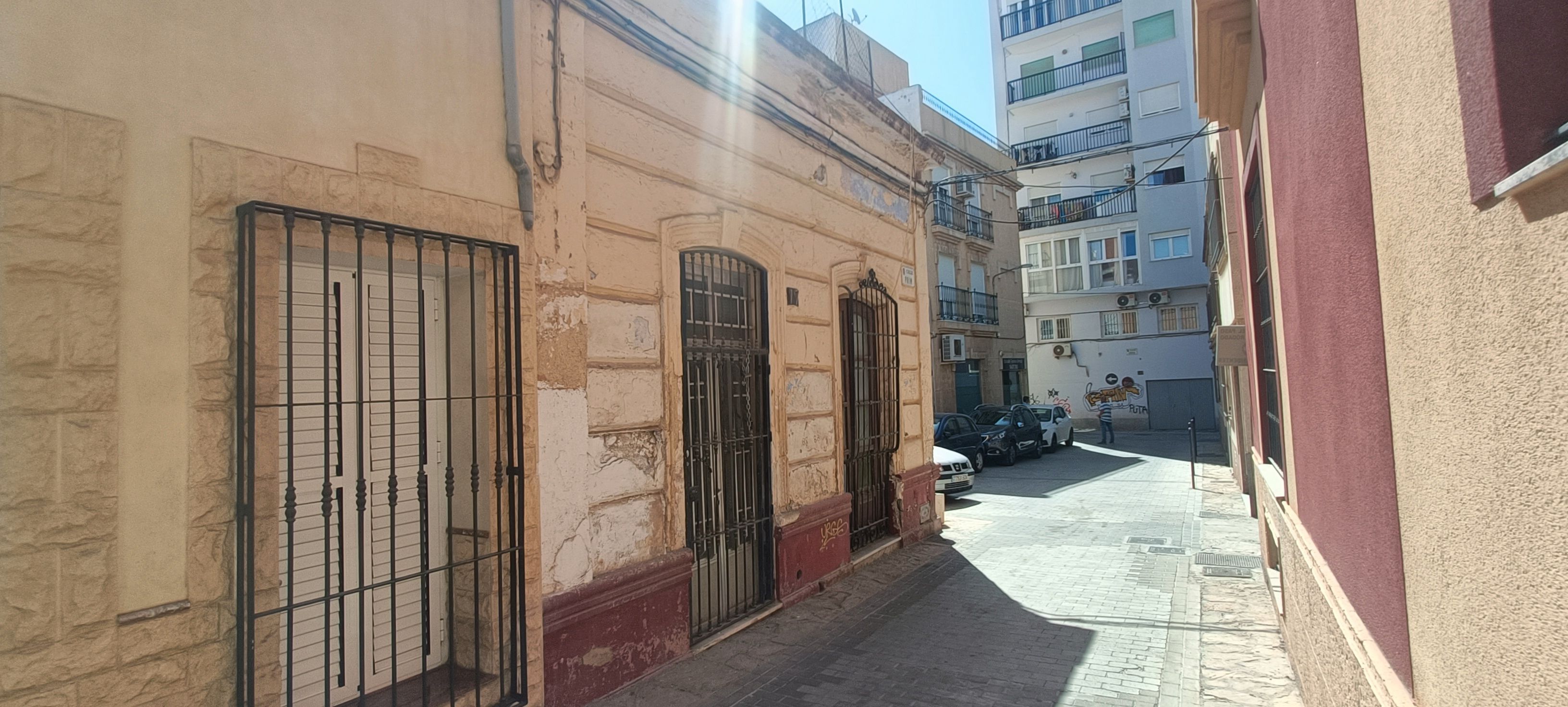 Vista exterior de Casa adosada en venda en  Almería Capital