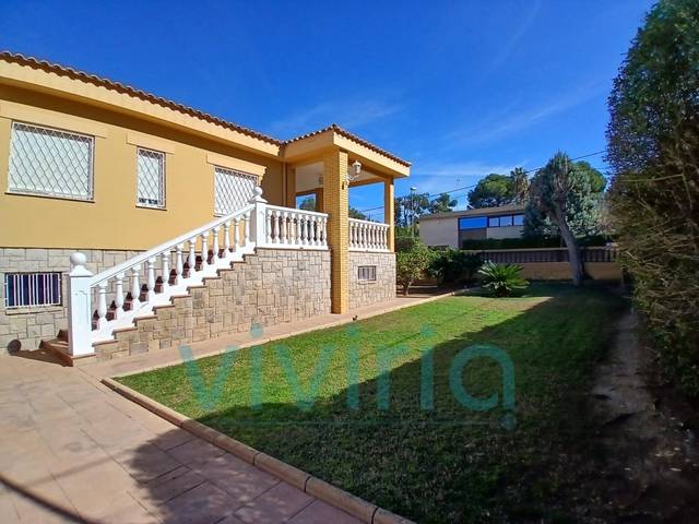 Casa-chalet en Venta en Carrer Paiporta en Montepilar