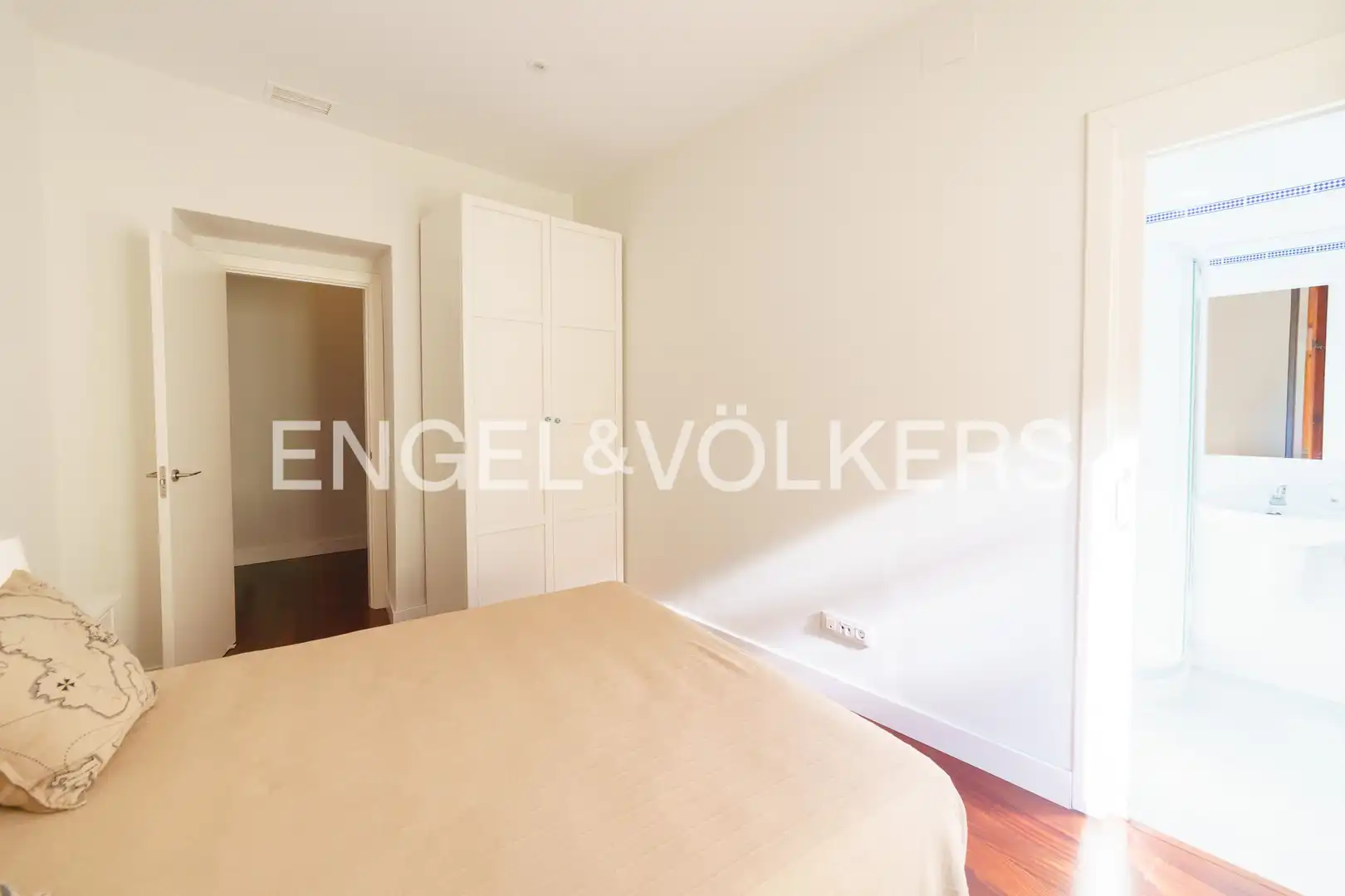 Schlafzimmer von Wohnung zum Verkauf in Cádiz mit Heizung und Balkon