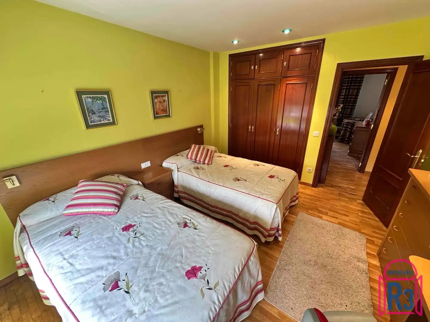 Dormitori de Casa o xalet en venda en Sariegos amb Calefacció i Moblat