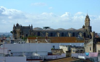 Vista exterior de Edifici en venda en El Puerto de Santa María