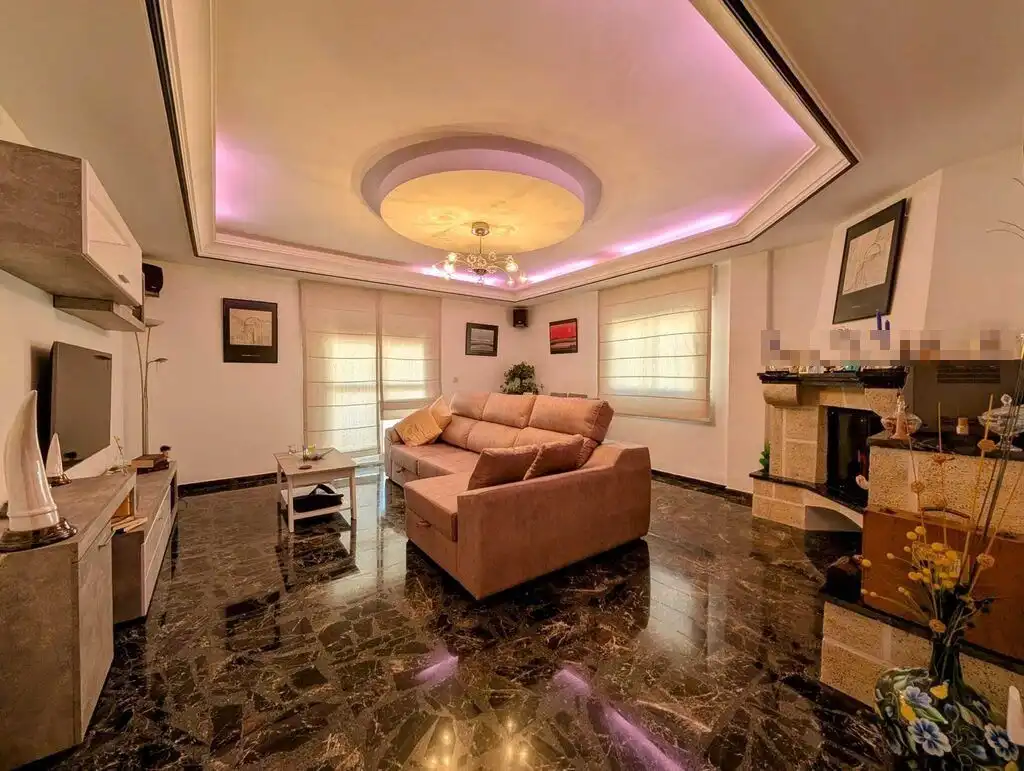 Sala d'estar de Casa o xalet en venda en Loja amb Terrassa i Piscina