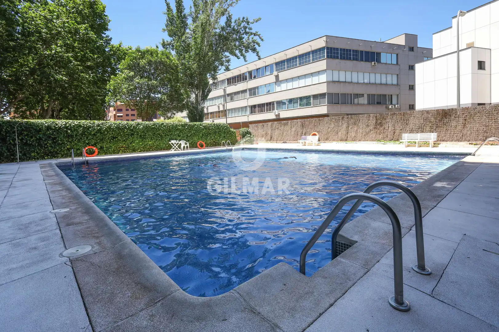 Piscina de Pis en venda en Madrid amb Calefacció, Jardí privat i Piscina