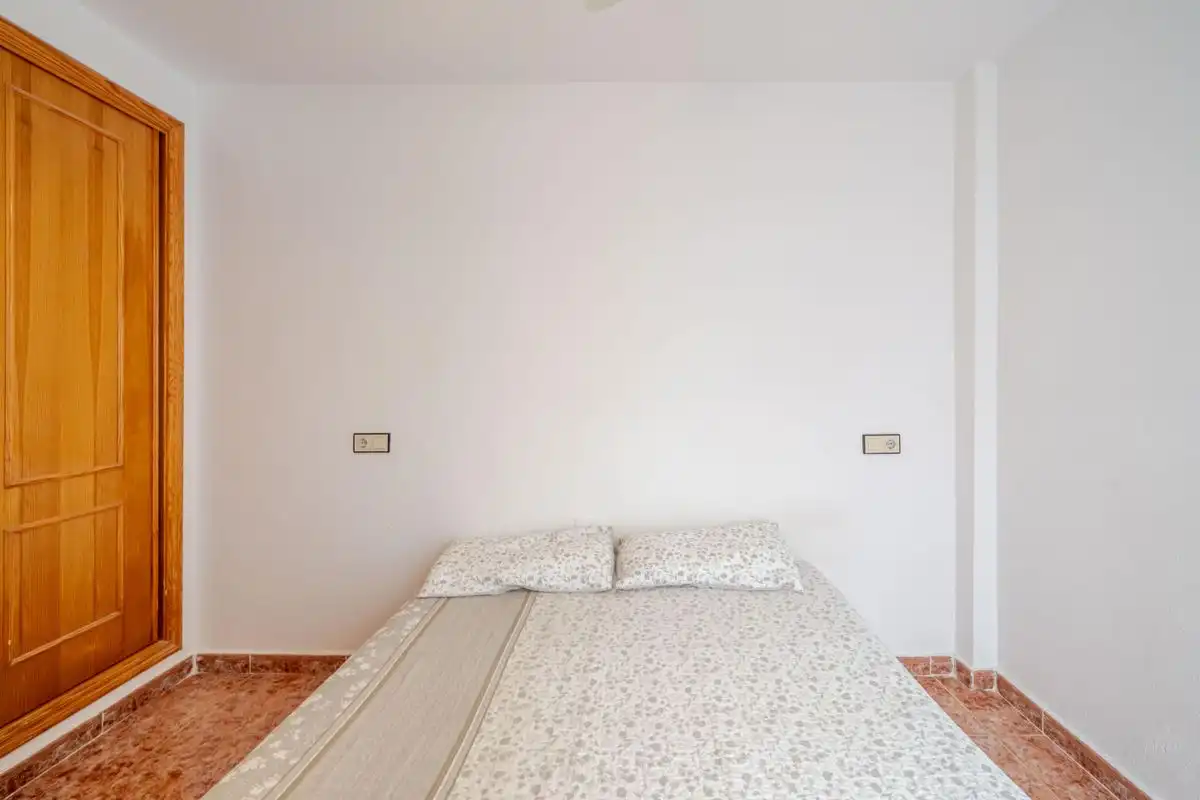 Schlafzimmer von Erdgeschoss zum Verkauf in Santa Pola mit Heizung, Privatgarten und Terrasse