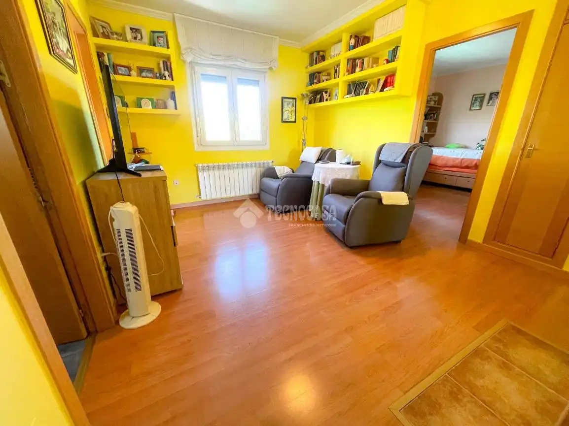 Sala d'estar de Casa o xalet en venda en Guadarrama amb Calefacció