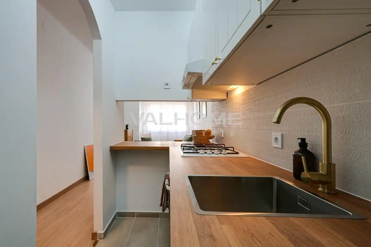 Küche von Wohnungen zum Verkauf in Barcelona mit Klimaanlage, Heizung und Balkon