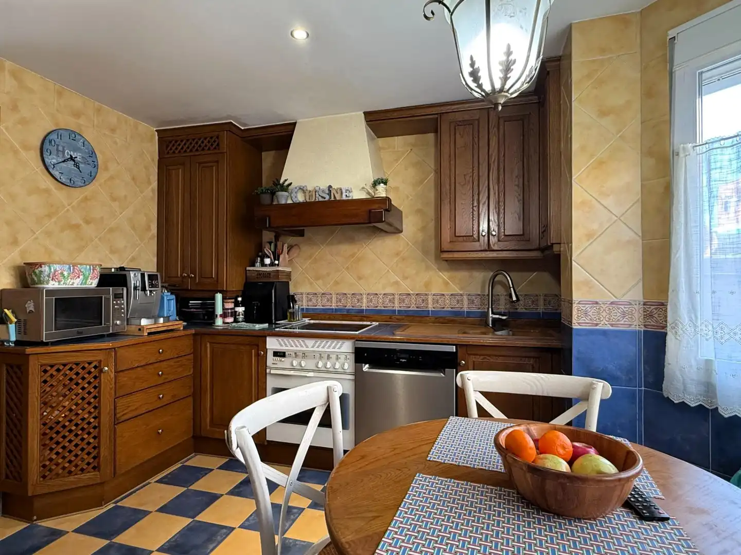 Cocina de Casa adosada en venta en Guadalajara con Aire acondicionado, Calefacción y Terraza